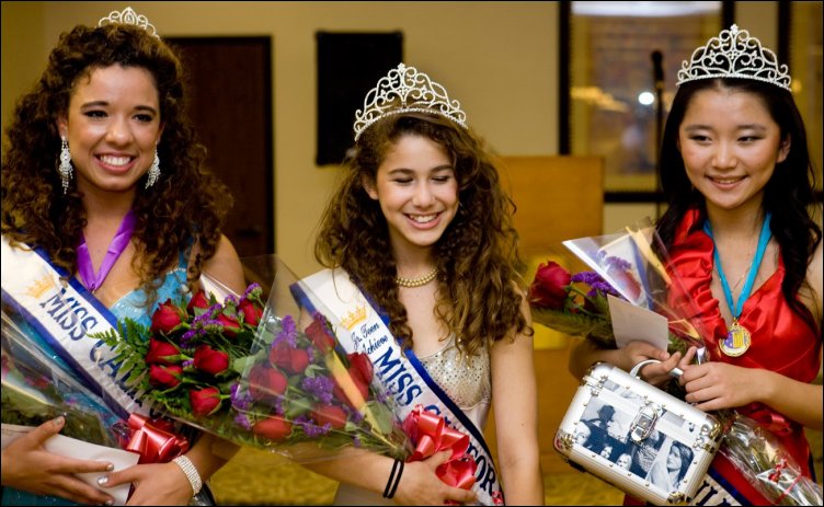 [Teen Achieve: 2010 Three Queens]